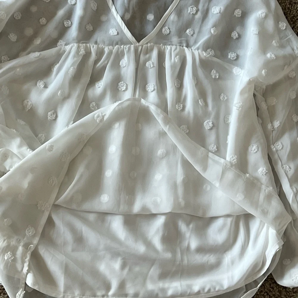 Women’s white blouse. Size small - Picture 3 of 3